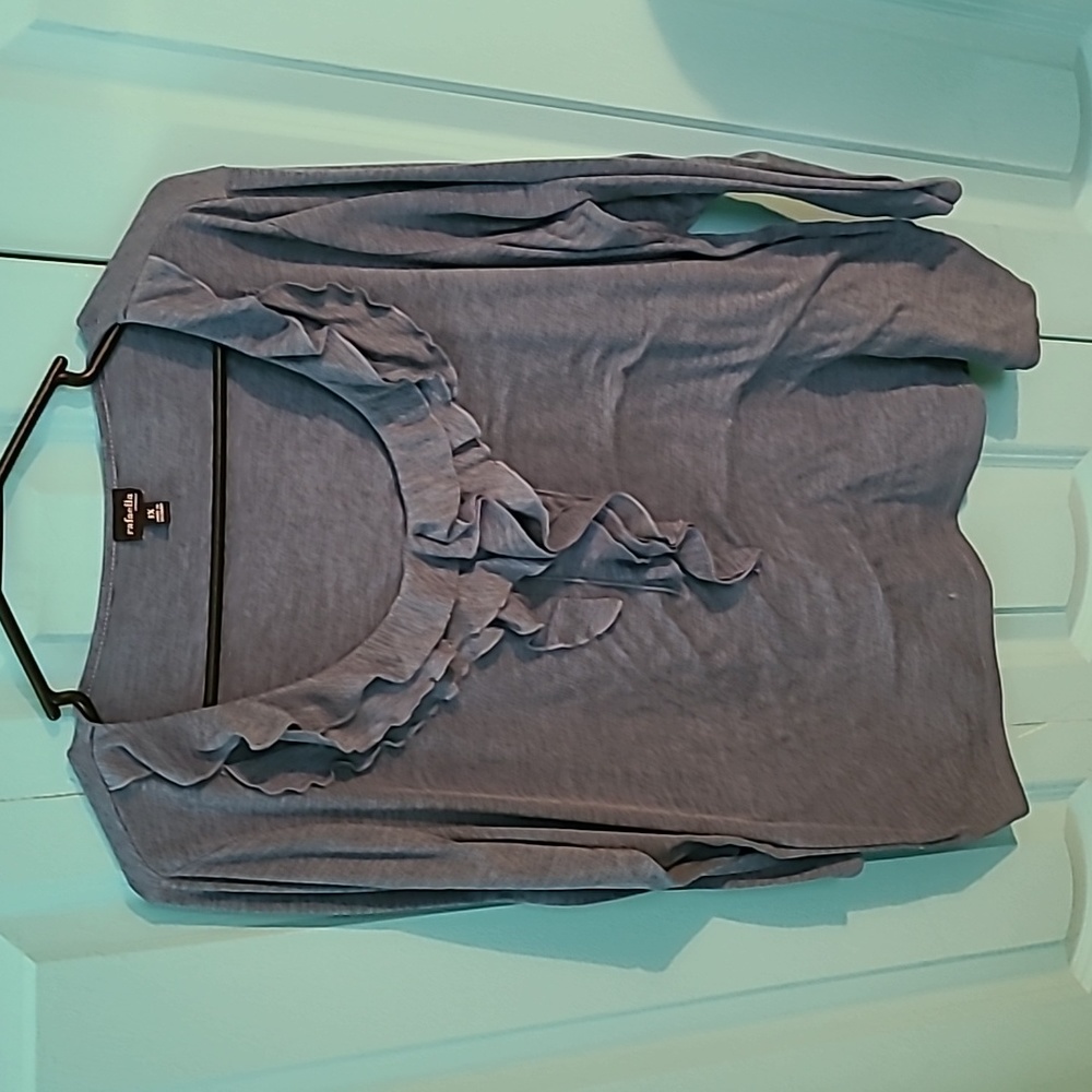 Women's ruffled top